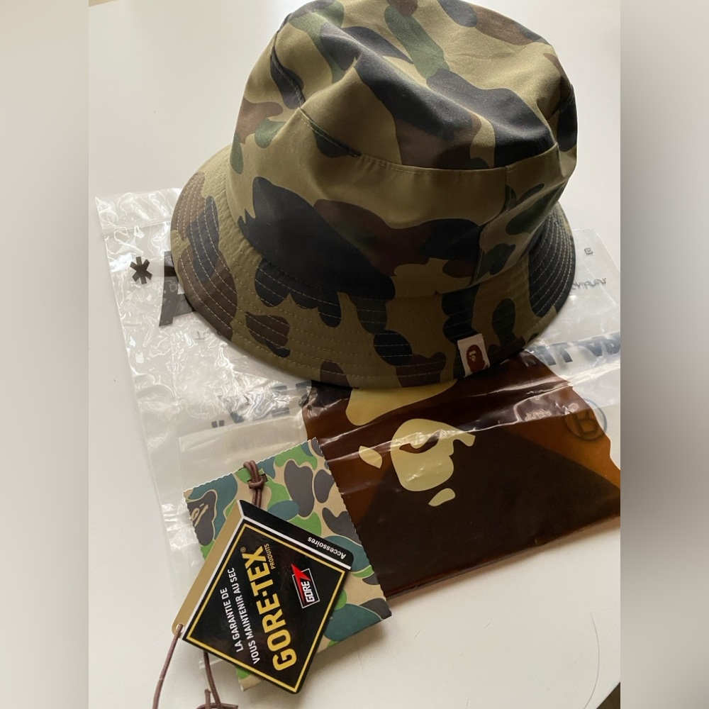 A Bathing Ape Camo Bucket hat Size M